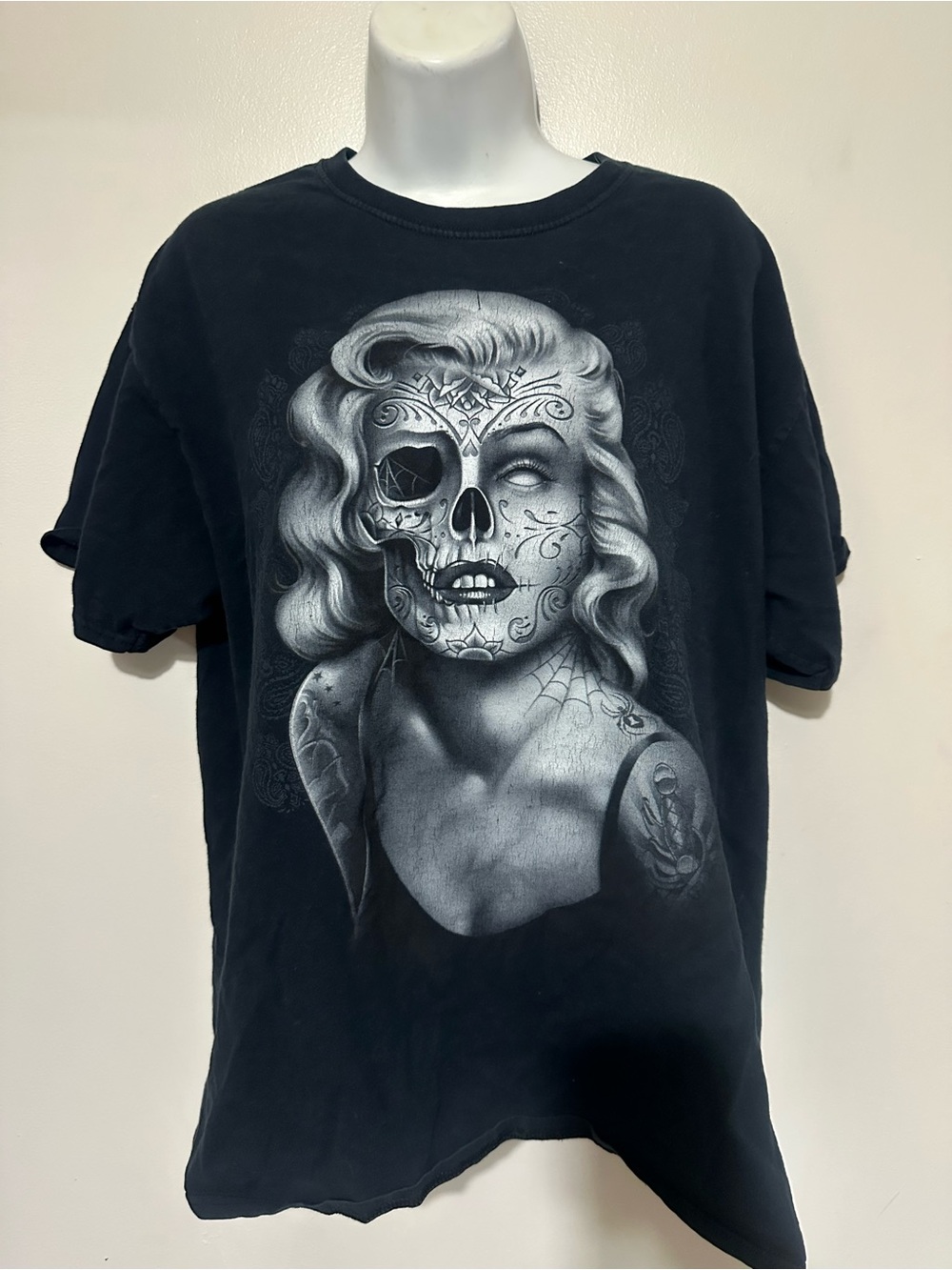 Black Tattoo‑Art Sugar Skull Woman Graphic Tee — Unisex Large